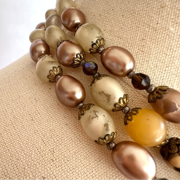 Vintage Beaded Tri Strand Necklace - Picture 4 of 9